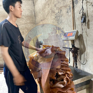 Feuille de caoutchouc naturel NGOC CHAU RSS1 de haute qualité en balles, provenant de Ho Chi Minh City, Vietnam, pour équipements sportifs et pièces automobiles - Product Image 6