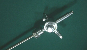 Cannule d'aspiration et d'irrigation laparoscopique de type pouce, instruments chirurgicaux certifiés CE, instruments médicaux par Mahfooz Instruments - Product Image 4