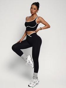 Women 2 Pcs Yoga Suit Contrast Piping Scoop Neck Crop Bra and Crossover V Waistband Compression Leggings Gym Fitness Set - Product Image 3