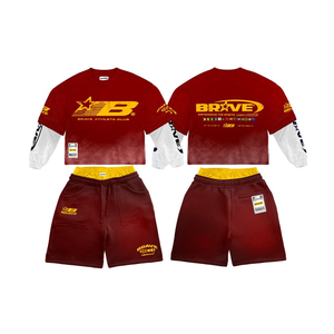Conjunto de Top Corto Oversize y Pantalones Cortos para Hombre, Morado y Amarillo, Estilo Urbano, Cuello Redondo, Manga Larga, Diseño con Bolsillos, Transferencia Térmica - Product Image 3
