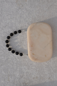 กระเป๋าคลัทช์เรซิ่นหรูหราพร้อมหูหิ้วประดับลูกปัด งานแฮนด์เมด สำหรับงานเลี้ยงตอนเย็น งานแต่งงาน กระเป๋าถือดีไซน์เนอร์สำหรับผู้หญิง - Product Image 3