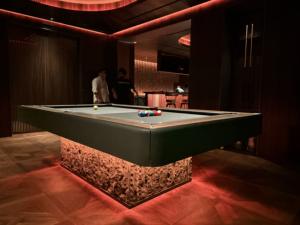 Compre una Mesa de Billar de Lujo Velar, Mesa de Billar Moderna de Alta Gama para el Hogar, Hotel, Club, Entretenimiento - Product Image 3