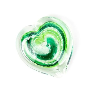 Urna Funeraria Verde en Forma de Corazón para Cenizas Humanas Adultas, Diseño Personalizable, Hermosa Urna Clásica en Forma de Corazón con Soporte Metálico - Product Image 3