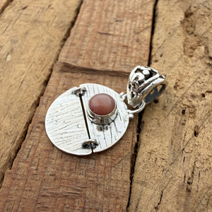 Wholesale 925 Sterling Silver Natural Pink <b>Opal</b> Gemstone Pendant Round Textured Disc Charm Custom Jewelry Manufacturer - Product Image 4