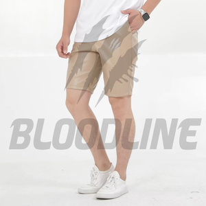 Pantalones cortos tipo Bermuda con revestimiento de PU negro, diseño con bolsillos cargo, cierre con botones, estilo casual, pantalones cortos con revestimiento de PU para hombre - Product Image 4
