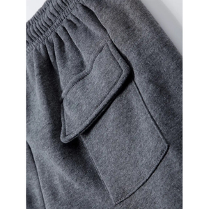 Pantalon de jogging cargo ample pour homme en molleton épais, multi-poches, style urbain, avec logo personnalisé, en coton, coupe décontractée - Product Image 5