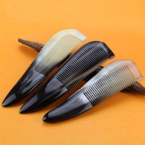 Peigne unique fait main en corne de buffle naturelle sculptée, écologique, d'Inde, poli, masseur pour la tête, design animal élégant - Product Image 5