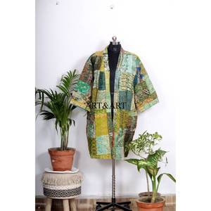 Kimono vintage en soie indienne Kantha, patchwork, tricoté, manches longues, pour femmes, pour dormir. - Product Image 2