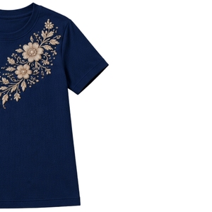 T-shirt en coton bleu roi pour femme, col rond, broderie florale beige, manches courtes, décontracté, personnalisé, OEM, premium, mode estivale - Product Image 4
