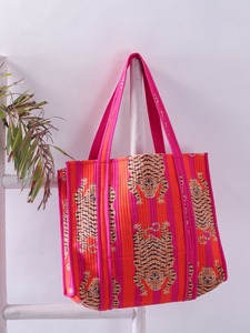 Elegante Bolso de Hombro Acolchado de Algodón Estampado, Perfecto para Bodas, Fiestas y Uso Diario - Product Image 1