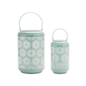 Ensemble de lanternes en fer vert menthe avec motif découpé, décoration portable pour la maison - Product Image 1