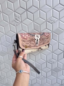 Cartera de mano de cuero con grabado artesanal 2026 de diseñador de moda, elegante, de piel con pelo, para uso diario, estilo occidental, para mujer - Product Image 2