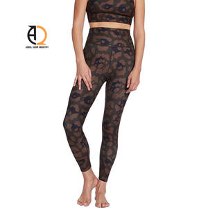 Pantalon de sport taille haute pour femme à bon prix avec poches, leggings de yoga sans couture extensibles pour l'entraînement et le contrôle du ventre - Product Image 2