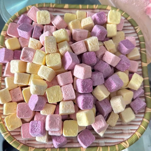 Cubes de yaourt lyophilisés du Vietnam en gros, emballage en vrac, FD, plusieurs saveurs, cubes de yaourt aux fruits, collation, fruits déshydratés, fournisseur - Product Image 1