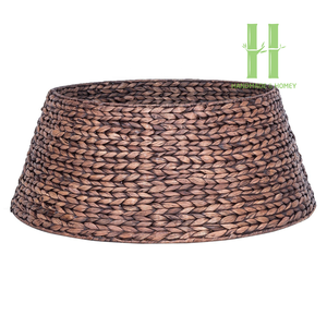 <b>Best</b> Seller Brown Christmas Tree Skirt 2023 Unique Tree Collar for Christmas Decoration Customized Tree Skirt Collar in Vietnam - Product Image 1