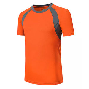 เสื้อกีฬาโพลีเอสเตอร์แห้งเร็วแขนสั้นสีส้มสำหรับผู้ชาย ดีไซน์บล็อกสี เสื้อว่ายน้ำสำหรับผู้ใหญ่ - Product Image 4