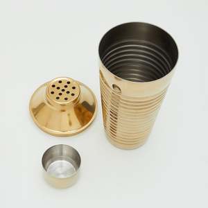 Coctelera de Acero Inoxidable para Bartenders Profesionales y Uso en el Hogar, Diseño Antiderrames de Fácil Agarre para una Mezcla Perfecta de Bebidas - Product Image 5