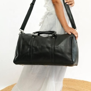 Sac polochon fourre-tout en cuir véritable unisexe grande capacité fermeture éclair lettre personnalisée sport voyage stockage de chaussures en gros OEM - Product Image 2