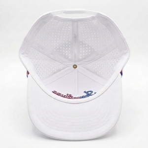 หมวกกอล์ฟแบบ 5 แผง OEM แบบกำหนดเอง  ปักลายฉลุเลเซอร์  แบบ Snapback ปีกแบน  ปักลาย  สำหรับกีฬากลางแจ้ง น้ำหนักเบา - Product Image 4