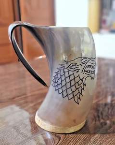 Auténtica Taza Vikinga Ecológica para Beber, Hecha a Mano con Cuerno Natural Pulido, para el Hogar, Bar y Regalos - Product Image 1