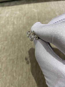 ต่างหูโมอิสซาไนต์สีขาวใสทรงกลมประดับเพชรแบบ Halo ดีไซน์สวยหรู เงินแท้ 925 เหมาะเป็นของขวัญวันครบรอบ ในราคาสุดคุ้ม - Product Image 2