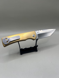 Cuchillo Plegable de Acero Hecho a Mano con Mango G10 Color Bronceado y Hoja Bicolor, Funda de Cuero, Cuchillos de Supervivencia al por Mayor, Pasha Enterprises - Product Image 3