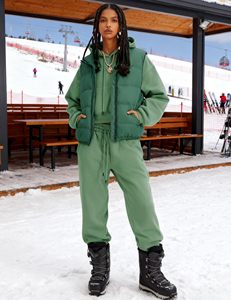 High Quality Cotton <b>Zip</b> <b>up</b> <b>Cropped</b> Hoodies Women Custom Oversized Two Piece Sweat Pants and Crop Top Hoodie Set Women - Product Image 5