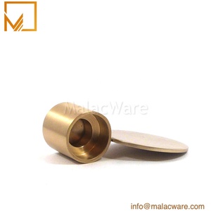 Bougeoir simple de style nordique Pot de bougie multi-design unique avec vaisselle d'ordinateur portable élégante pour les occasions de Pâques - Product Image 3