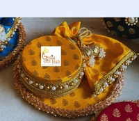 Ensemble combiné spécialement conçu, boîte traditionnelle en acier inoxydable avec tissu imprimé, boîte à ganesha laddoo, pour cadeau de mariage