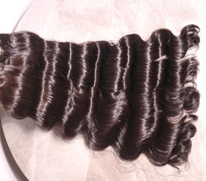 Cheveux ondulés double trame Wave Machine - Couleur noir naturel 100% cheveux humains vierges (Double Drawn) Aspect naturel Sans nœuds Sans perte de cheveux - Product Image 2