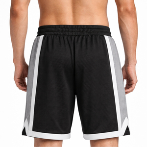 Shorts de basket respirants pour hommes, noir et blanc rayé, taille élastique, mi-longueur, style sportif, tissu en mesh - Product Image 2