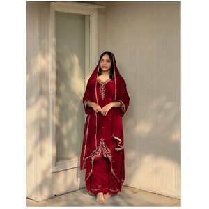 Ensemble de costume palazzo indien prêt-à-porter, nouvelle collection de créateurs, haut, bas et dupatta, pour mariage, avec broderies riches. - Product Image 1