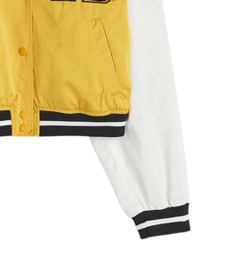 Vestes universitaires en satin premium, blousons bomber de baseball pour femme, style athlétique classique, streetwear, avec logo frontal, coupe courte - Product Image 4