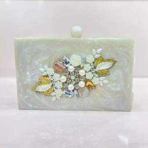 Pochette de soirée moderne de luxe pour femme en résine et cristal, accessoire de mode - Product Image 4