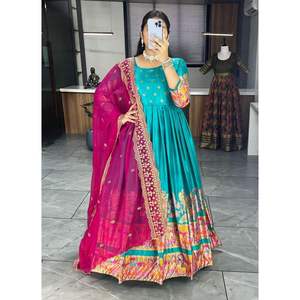 Estampado de seda de moda con vestido de trabajo de aluminio y Dupatta en azul cielo - Product Image 1