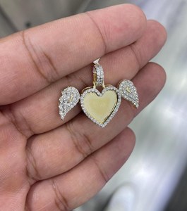 Colgante Personalizado con Forma de Corazón y Alas de Ángel, Chapado en Oro de 14K, con Diamantes Moissanite VVS, Amuleto Unisex, Regalo, Joyería Hiphop - Product Image 2