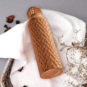 Botella de Agua de Cobre Puro de 34 oz, Hecha a Mano, Ecológica, Apta para Agua Hirviendo, Tapa Hermética, Ideal para Yoga, Gimnasio y Viajes - Product Image 3