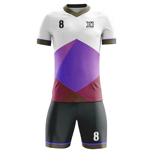 Vente Flash Ensemble d'uniformes de football de haute qualité Service OEM Polyester/Coton Séchage rapide Col en V Manches courtes - Product Image 1