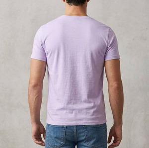 Camisetas Lisas para Hombre con Logotipo Personalizado al por Mayor, Camiseta de Cuello Redondo Color Lila, 100% Algodón Grueso, Tejido Jersey Informal de Verano - Product Image 6