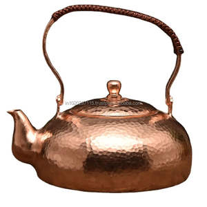 กาต้มน้ำทองแดงทรงกลมขนาดใหญ่ด้านข้างแบบตอกและสัมผัสของช่างฝีมือถูกสร้างขึ้นเพื่อการตกแต่งที่สะดวกสบายและการใช้งานจริง - Product Image 2