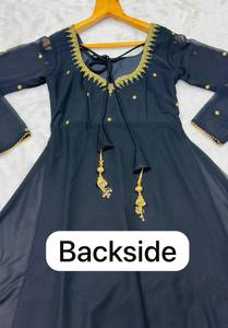 Ensemble de costume Anarkali en georgette noir fait main, haut long avec décoration en dentelle, motifs élégants pour le travail, disponible en taille XXXL - Product Image 5