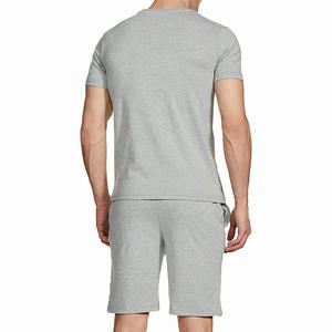 Ensemble deux pièces d'été personnalisé pour homme avec t-shirt à manches courtes en coton uni et short en tissu respirant, parfait pour un usage quotidien - Product Image 2