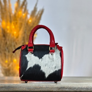 Bolso de Mano de Cuero Genuino de Vaca de Lujo, Fabricado al por Mayor, con Bordado Rojo y Cierre de Cremallera con Piedra Turquesa - Product Image 2