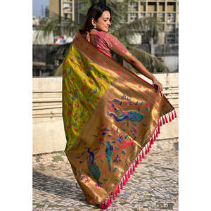 ผ้าไหมพิธานีสีเขียวเมเฮนดีลายจาล  งานทอไหมซารี  ชุดราตรีสุดหรู - Product Image 4