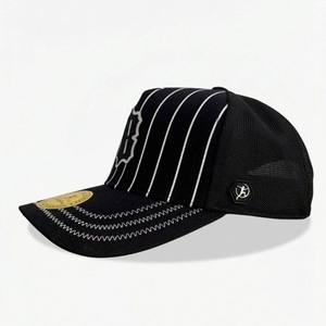 Gorra Trucker con Logotipo Personalizado y Diseño de Malla Transpirable para Actividades de Equipo, Eventos al Aire Libre y Venta Minorista, Calidad de Exportación, Duradera - Product Image 1