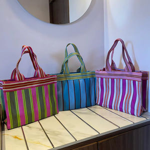 ถุงช้อปปิ้งไนลอน PP ลายขวางขนาดใหญ่เป็นมิตรกับสิ่งแวดล้อมพลาสติกโพลีโพรพิลีนรีไซเคิลแบบยั่งยืนผลิตในอินเดีย - Product Image 1