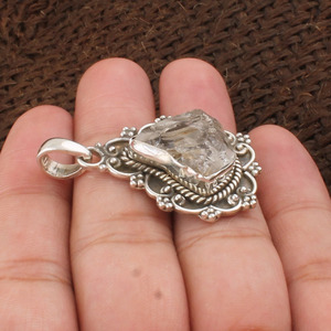 Collar de Plata de Ley 925 Hecho a Mano con Colgante de Aguamarina Natural, Borda Punteada Artesanal, Venta al por Mayor - Product Image 2