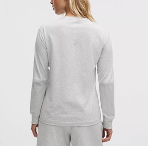 T-shirt à manches longues pour femme, gris clair uni, col rond, coupe classique, tricoté, respirant, toutes saisons - Product Image 6