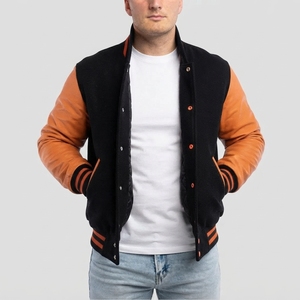 Blouson Bomber Varsity Personnalisé pour Homme en Laine et Cuir – Corps en Laine Premium, Manches en Cuir Véritable, Poignets Côtelés et Boutons Pression – Style Urbain - Product Image 2