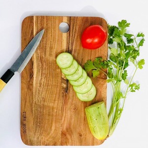 Tabla de cortar de madera más vendida para la preparación de alimentos en la cocina, con una superficie de madera natural duradera para la cocina diaria, en venta. - Product Image 2